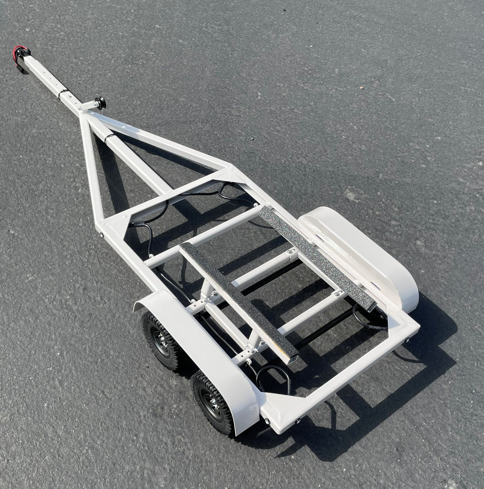 5100 - 1/10 Scale Fully Adjustable Metal Boat Trailer with LED Lights (White)
