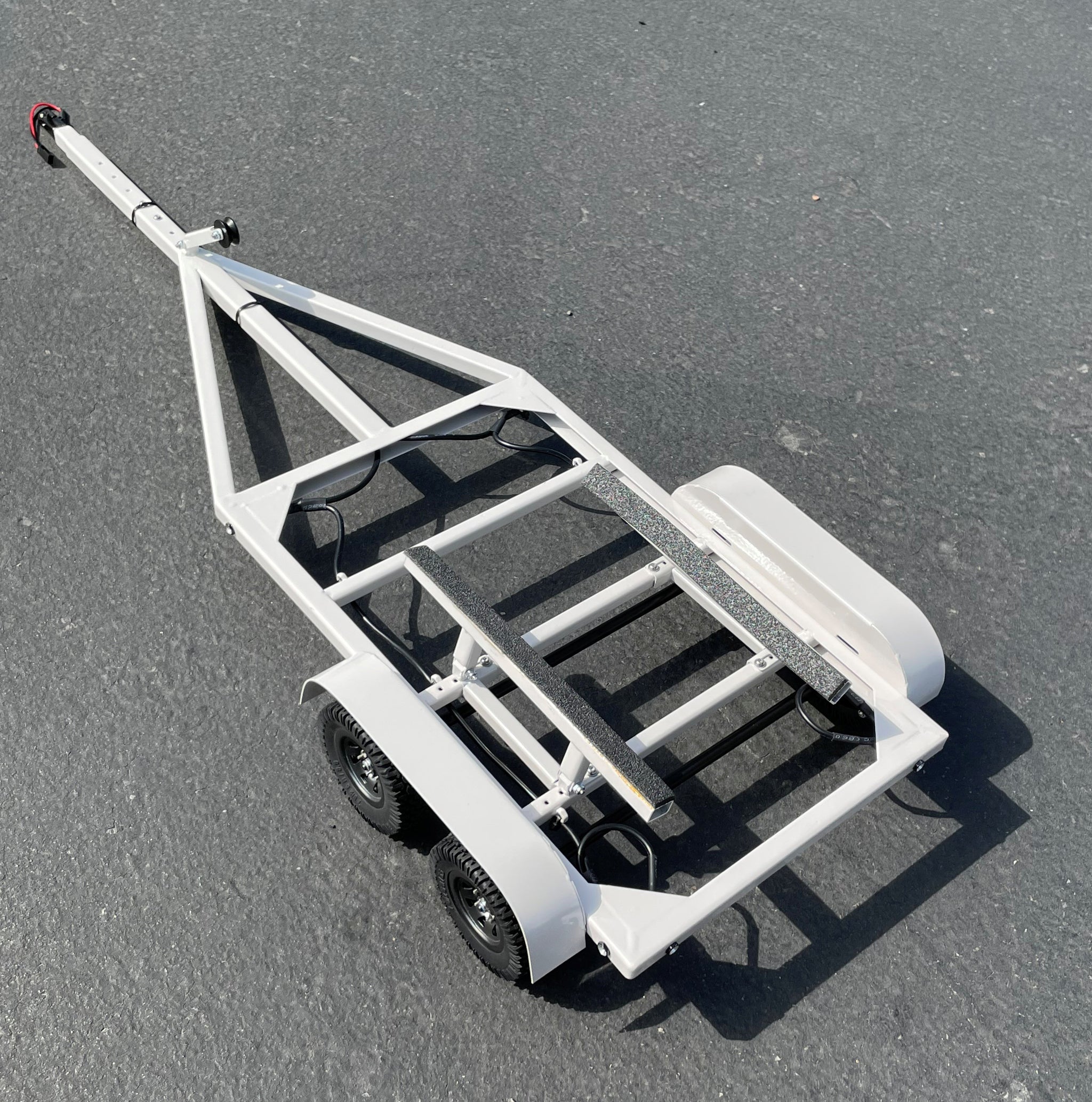 5100 - 1/10 Scale Fully Adjustable Metal Boat Trailer with LED Lights (White)